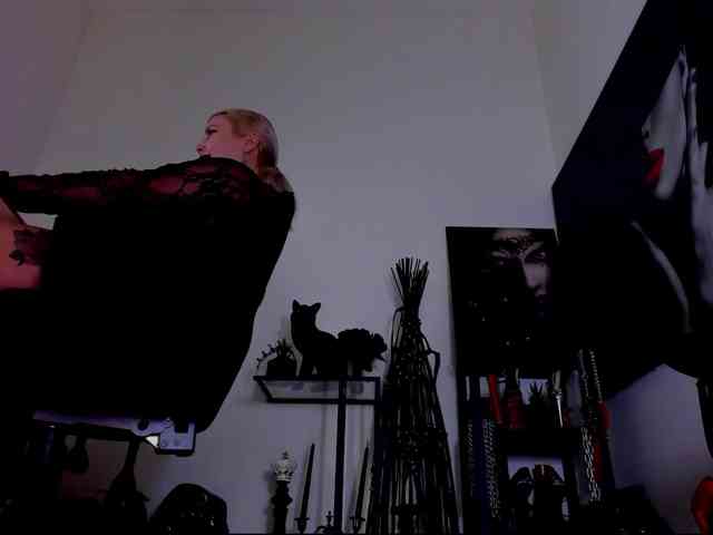 Mistress-Demi webcam