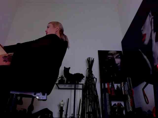 Mistress-Demi webcam