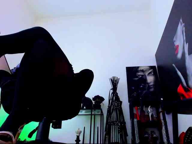 Mistress-Demi webcam