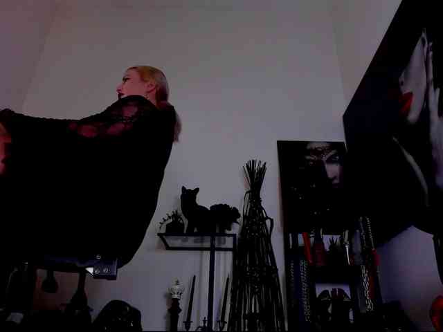 Mistress-Demi webcam