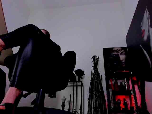 Mistress-Demi webcam