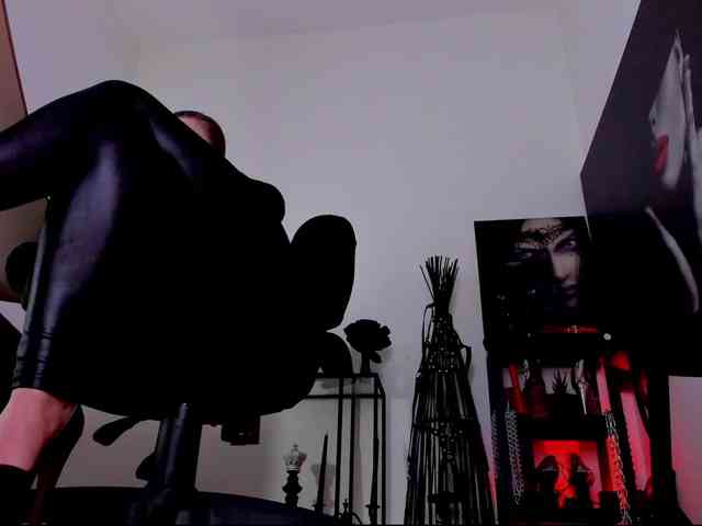 Mistress-Demi webcam