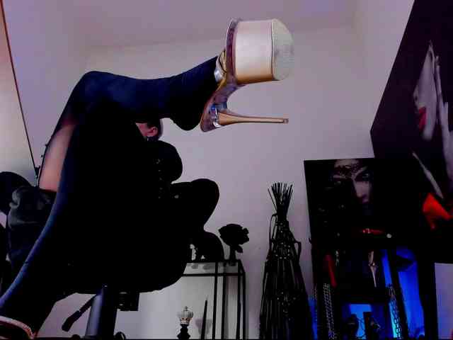 Mistress-Demi webcam