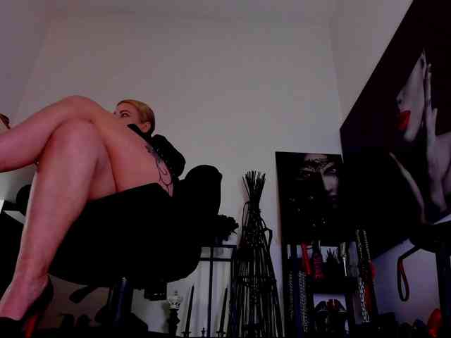 Mistress-Demi webcam