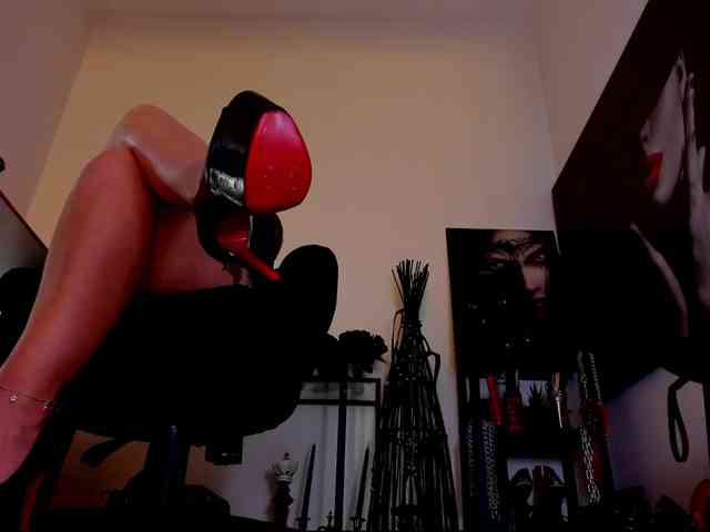 Mistress-Demi webcam