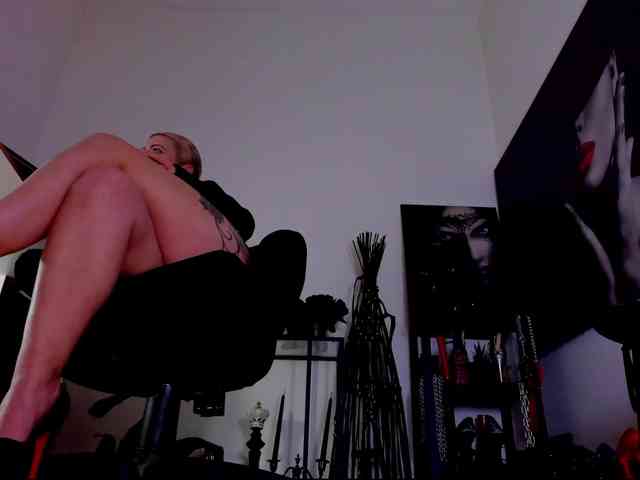 Mistress-Demi webcam