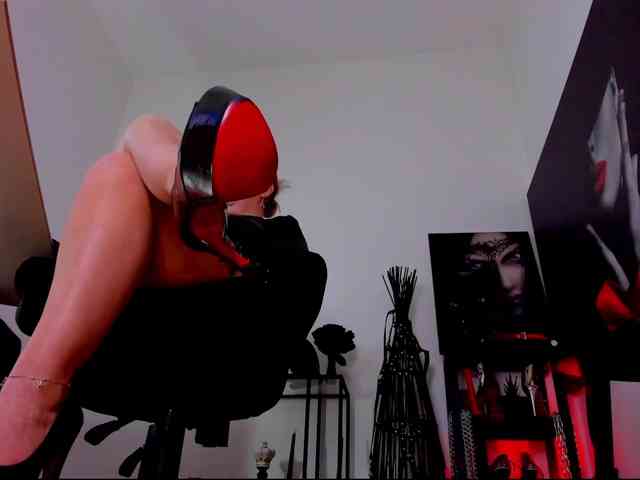 Mistress-Demi webcam