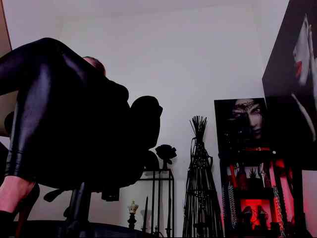 Mistress-Demi webcam