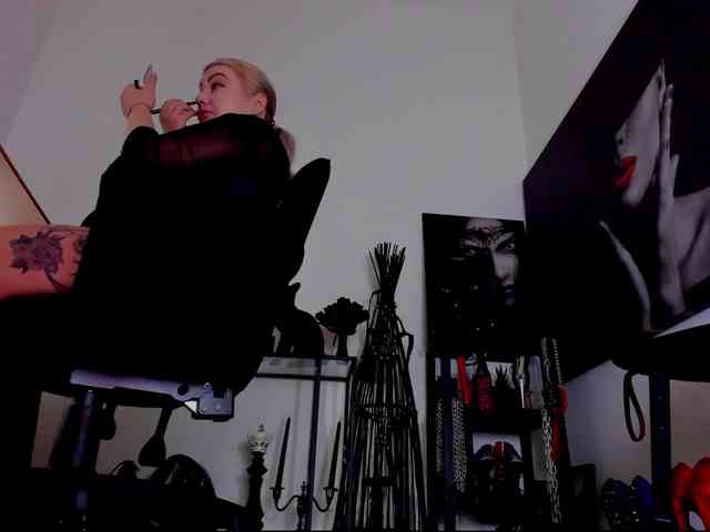 Mistress-Demi webcam