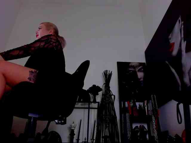 Mistress-Demi webcam