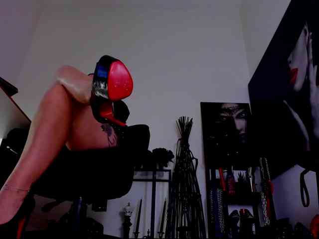 Mistress-Demi webcam