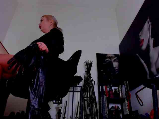 Mistress-Demi webcam