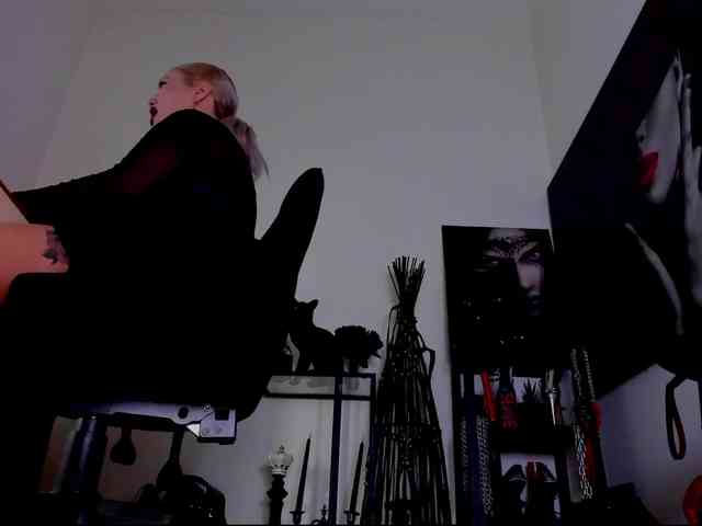 Mistress-Demi webcam