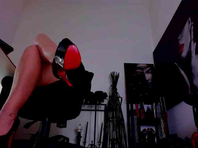 Mistress-Demi webcam