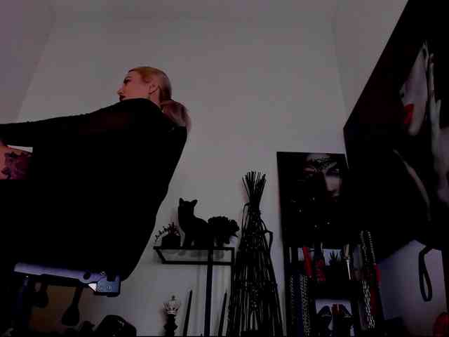 Mistress-Demi webcam