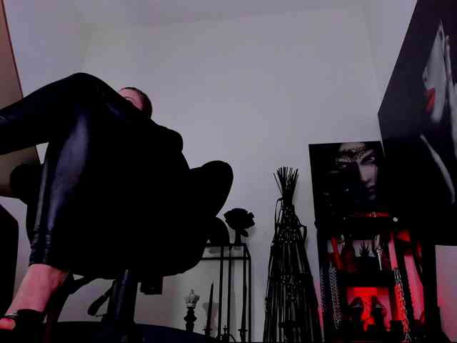 Mistress-Demi webcam