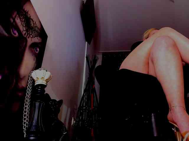 Mistress-Demi webcam