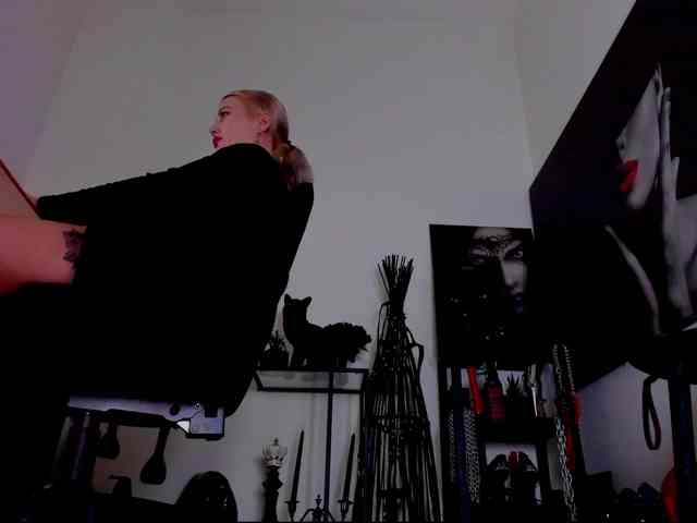 Mistress-Demi webcam