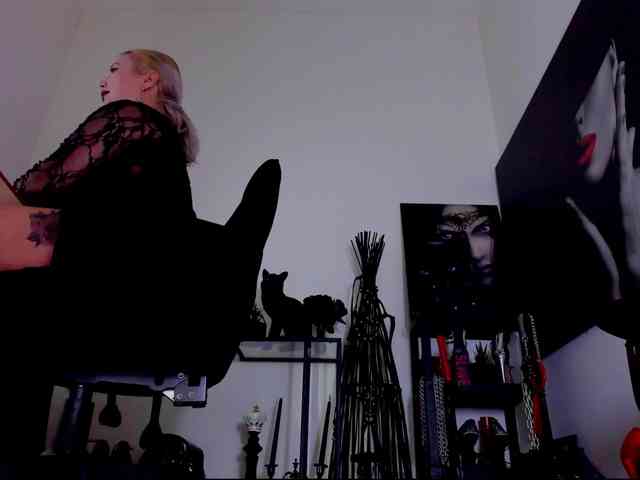 Mistress-Demi webcam