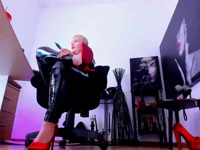 Mistress-Marilyn webcam