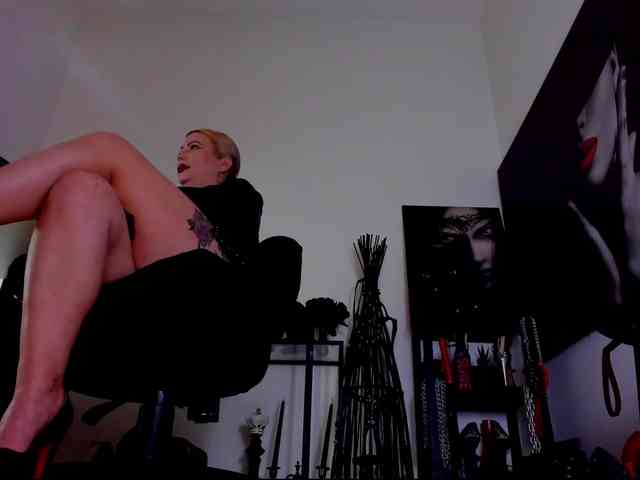 Mistress-Demi webcam