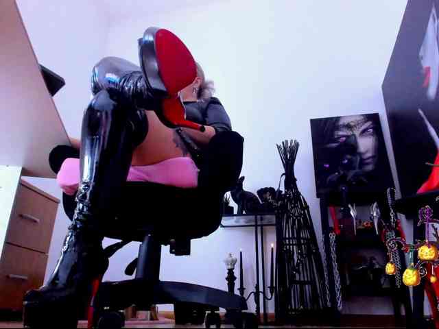 Mistress-Marilyn webcam