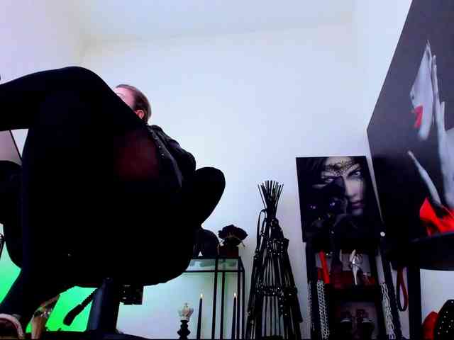 Mistress-Demi webcam