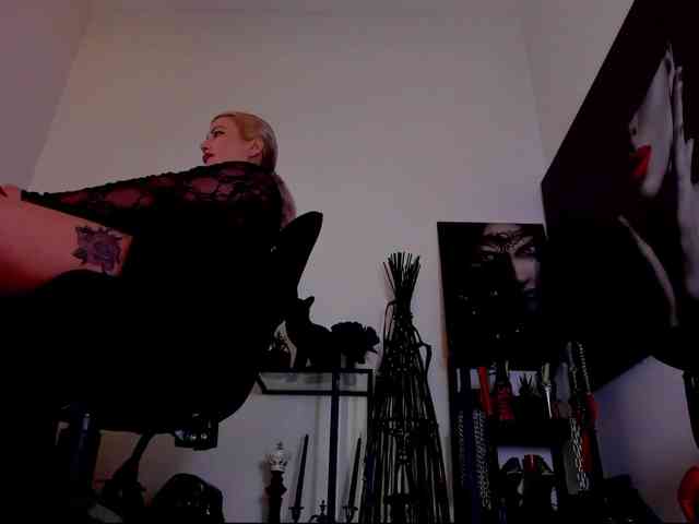Mistress-Demi webcam