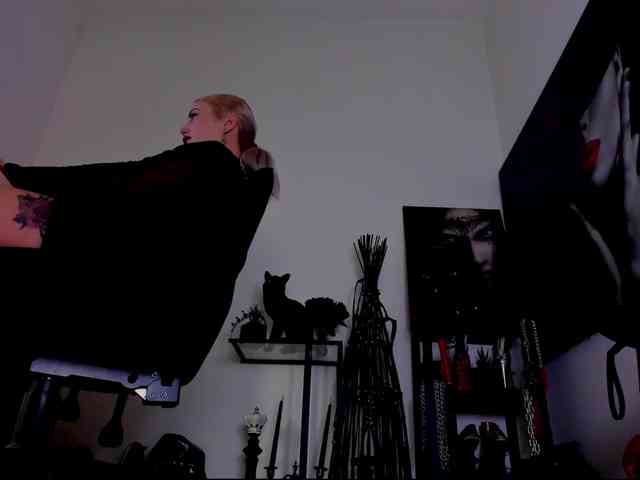 Mistress-Demi webcam