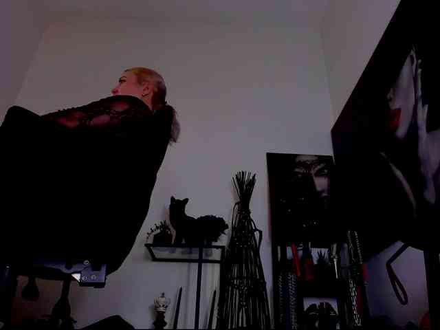 Mistress-Demi webcam
