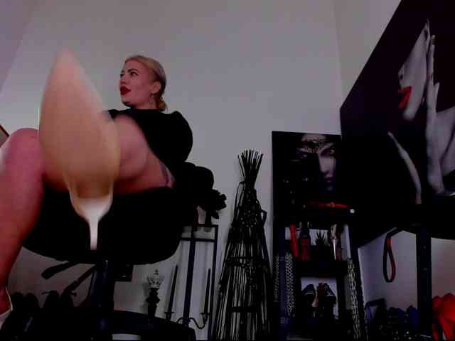Mistress-Demi webcam