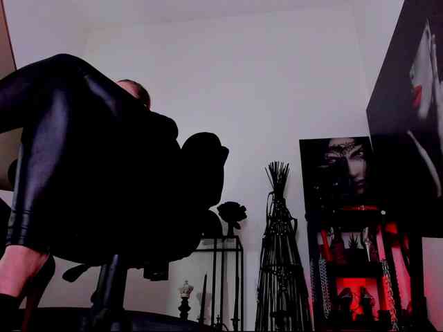 Mistress-Demi webcam