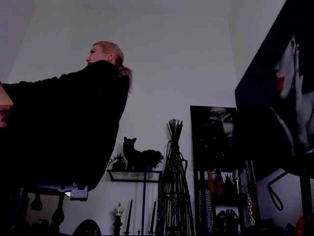 Mistress-Demi webcam