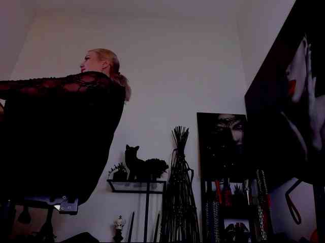 Mistress-Demi webcam
