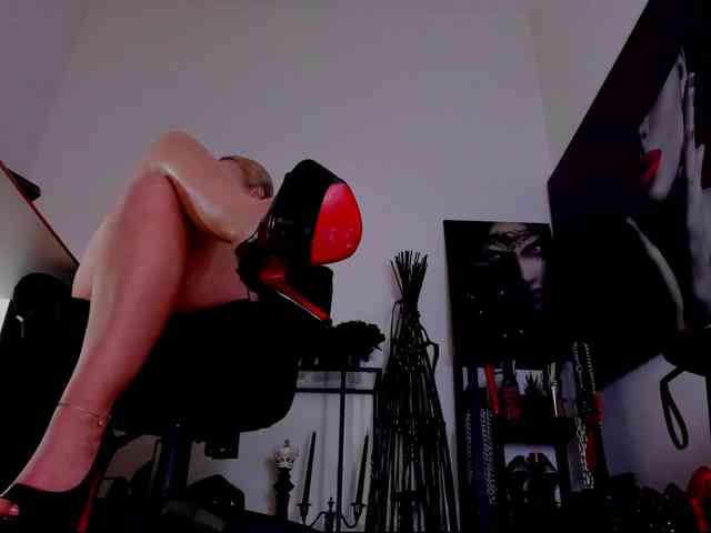 Mistress-Demi webcam