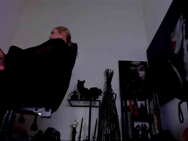 Mistress-Demi webcam