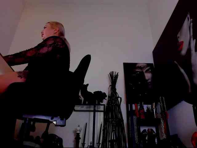 Mistress-Demi webcam