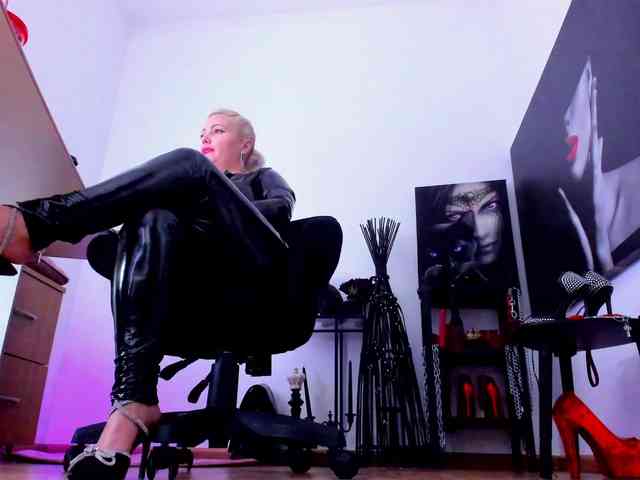 Mistress-Marilyn webcam