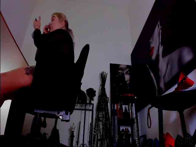 Mistress-Demi webcam