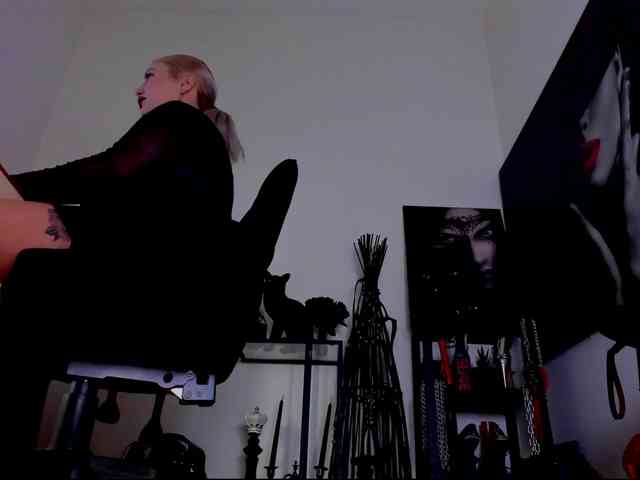 Mistress-Demi webcam