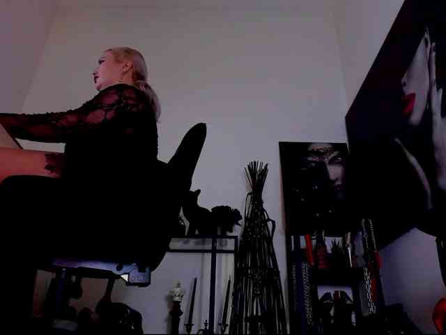 Mistress-Demi webcam