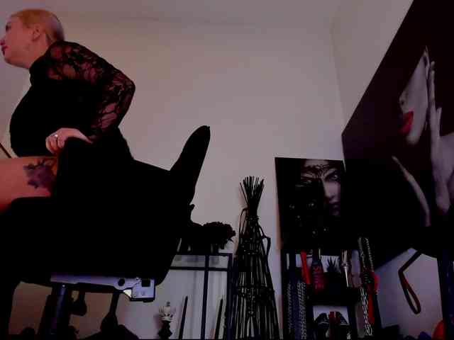 Mistress-Demi webcam