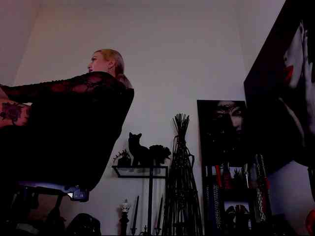 Mistress-Demi webcam