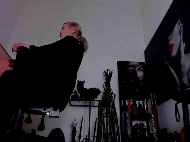 Mistress-Demi webcam