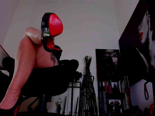 Mistress-Demi webcam