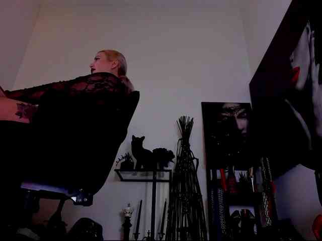 Mistress-Demi webcam