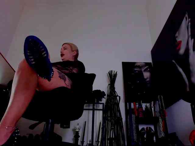 Mistress-Demi webcam