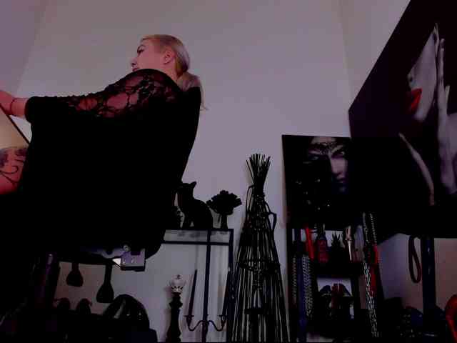 Mistress-Demi webcam