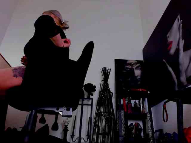 Mistress-Demi webcam