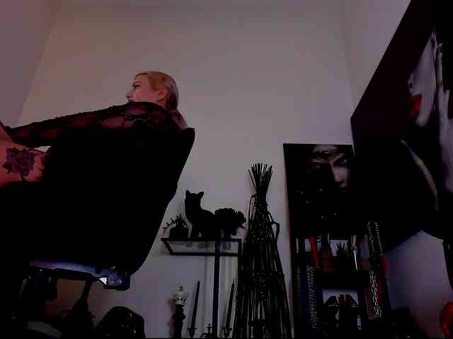 Mistress-Demi webcam